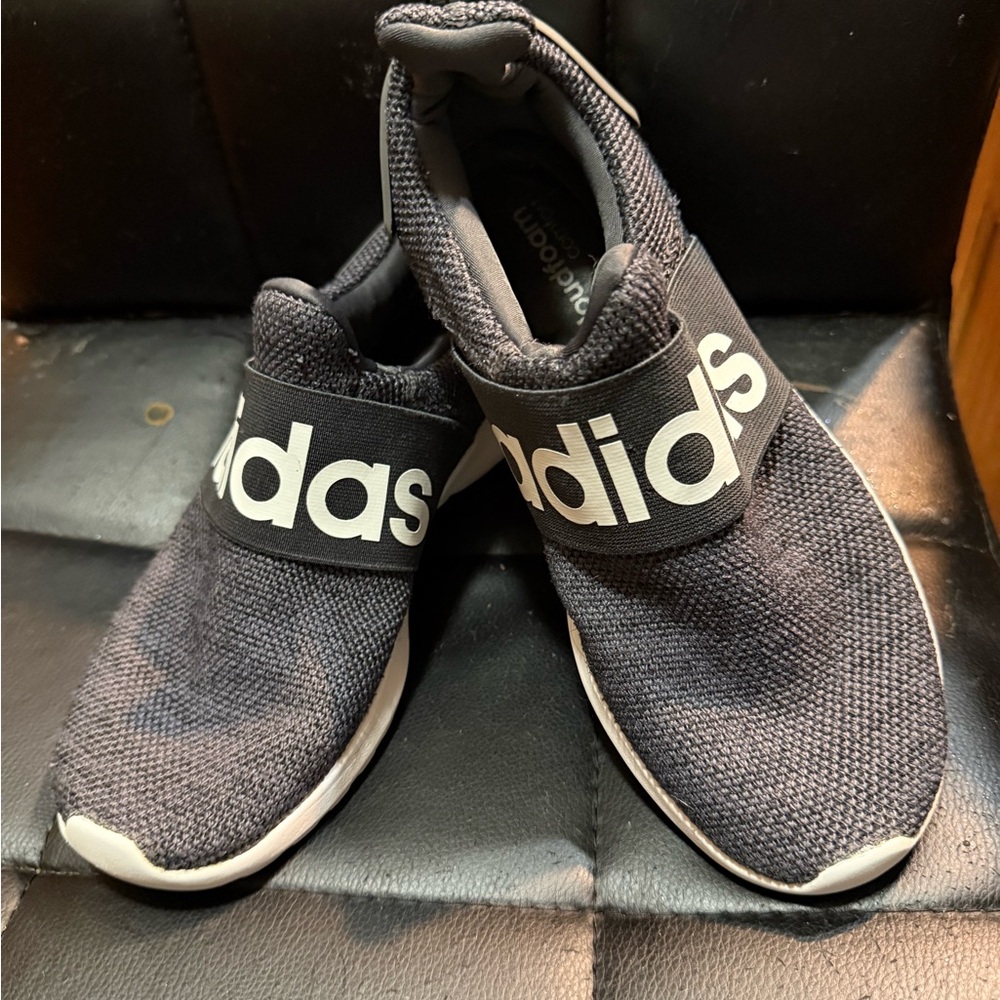 Adidas women sz 7 Slip-On Sneakers - Black and White